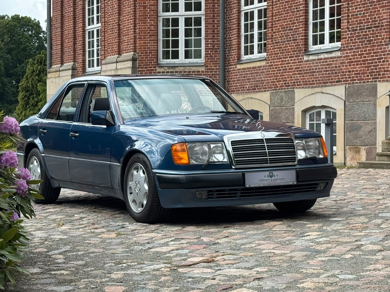 Mercedes-Benz E 500 500E / Nautikblau / Grau / 1. Hand Schweiz