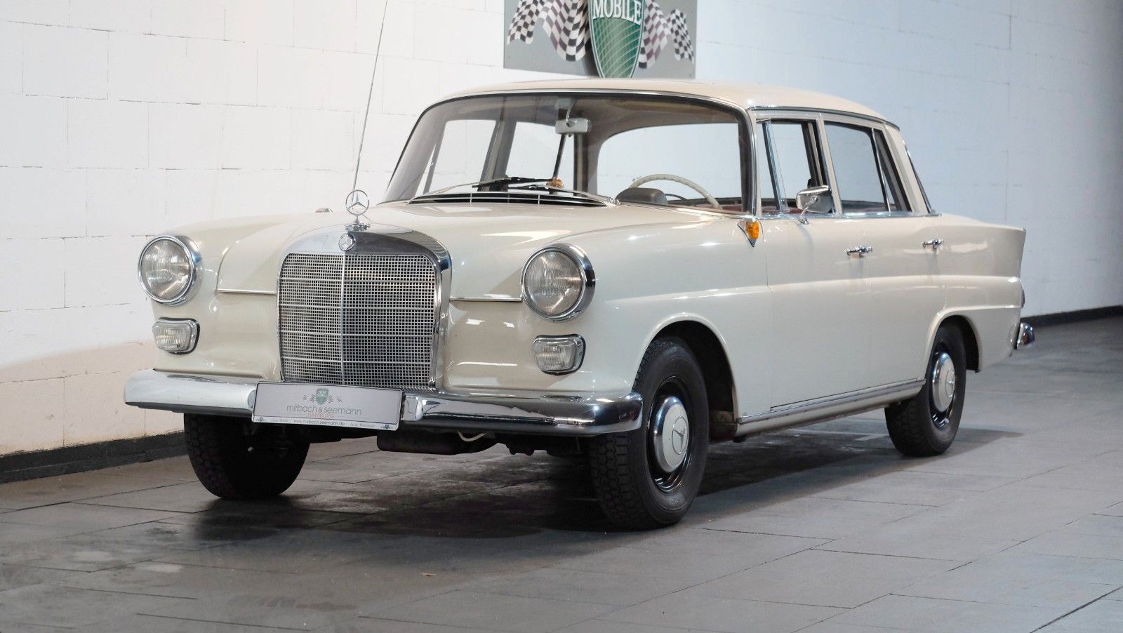 Mercedes-Benz 190C Heckflosse W110 schöne Historie