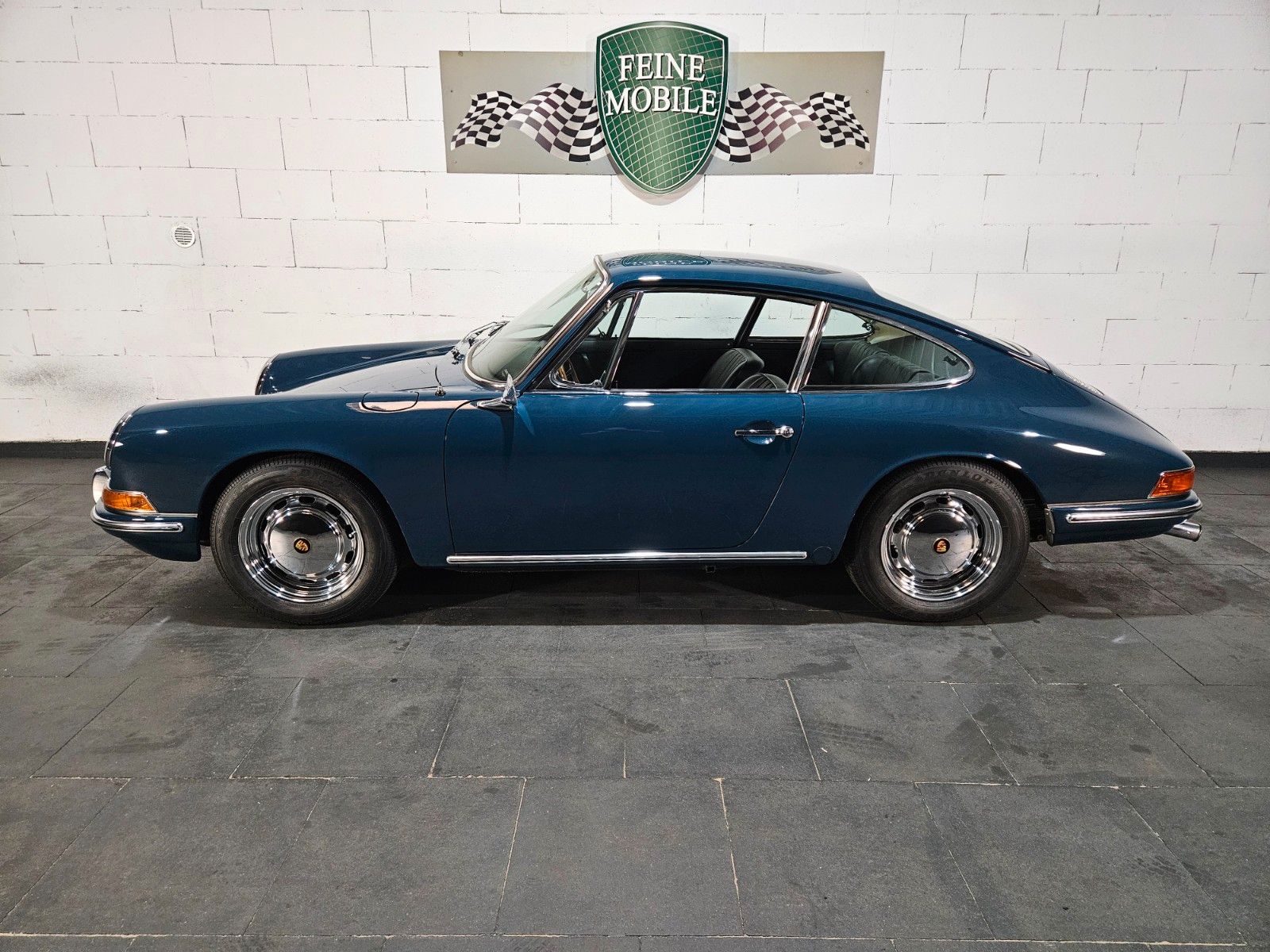 Porsche Deutsches Fahrzeug matching SWB in agablau